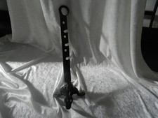 Ancien pied de tourne broche en fer forgé