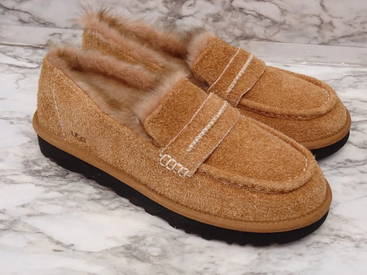Ugg  Women’s Tan Loafers size 8 pre owned Exellent condition UGG Dakota Ladies main image 3