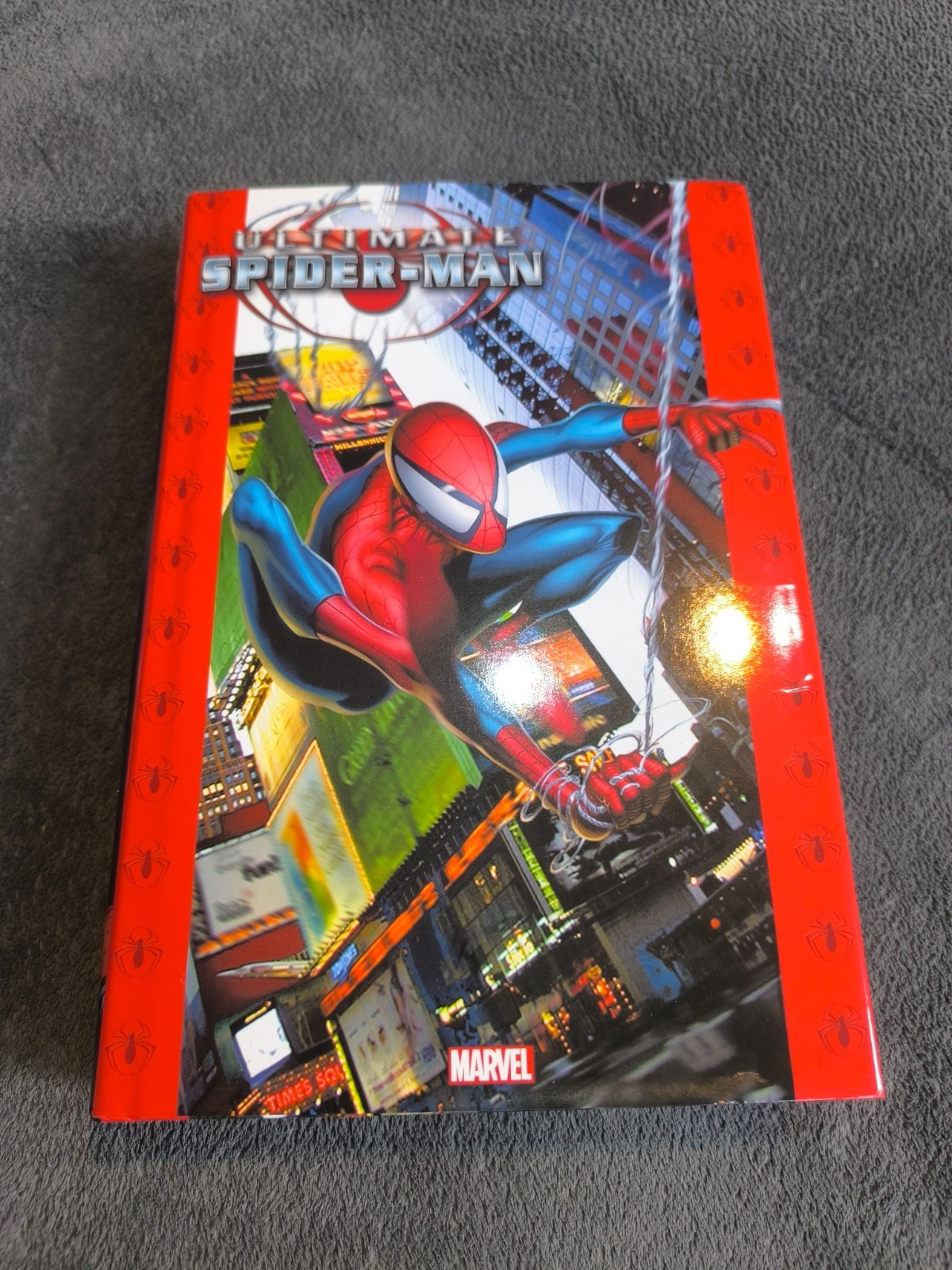 Ultimate Spider-Man Omnibus Vol. 1 by Brian Michael Bendis (Free P+P)