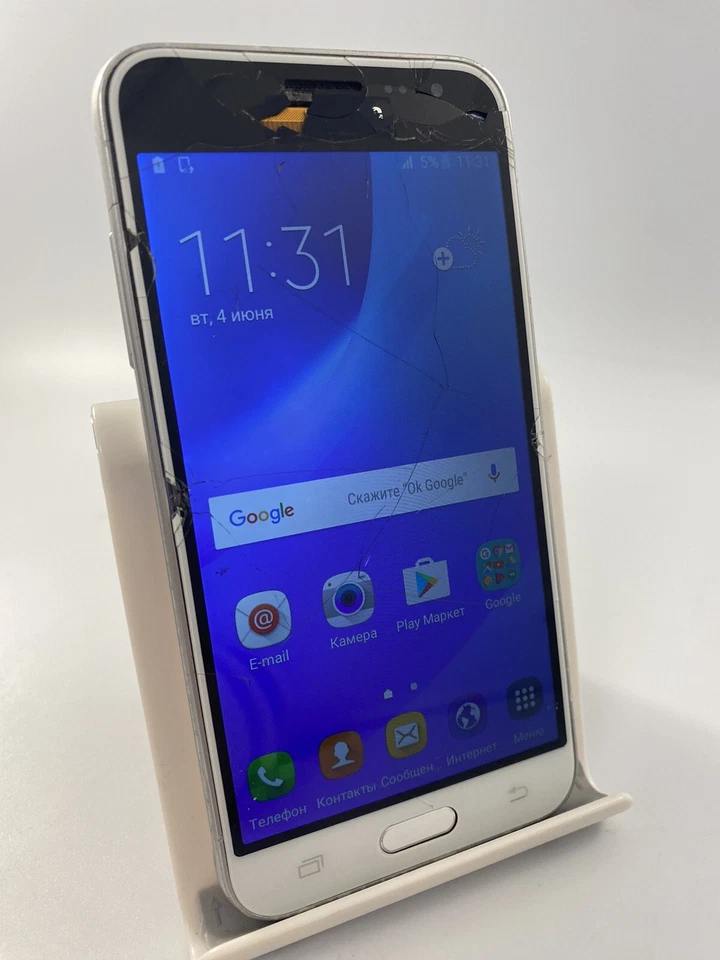 Samsung Galaxy J3 2016 White Unlocked 8GB 5.0" 8MP Android Smartphone Cracked - Image 3 of 4