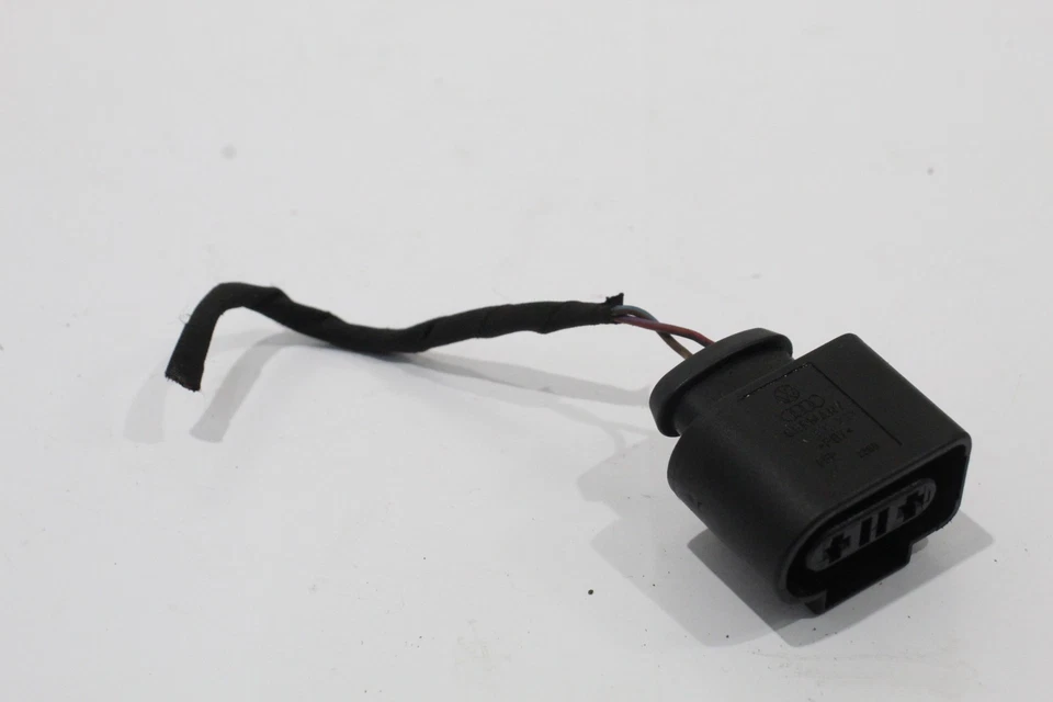 VW ATLAS CROSS SPORT CA1 2 Pin Wiring Connector and Short Length of Wire - Image 3 of 4