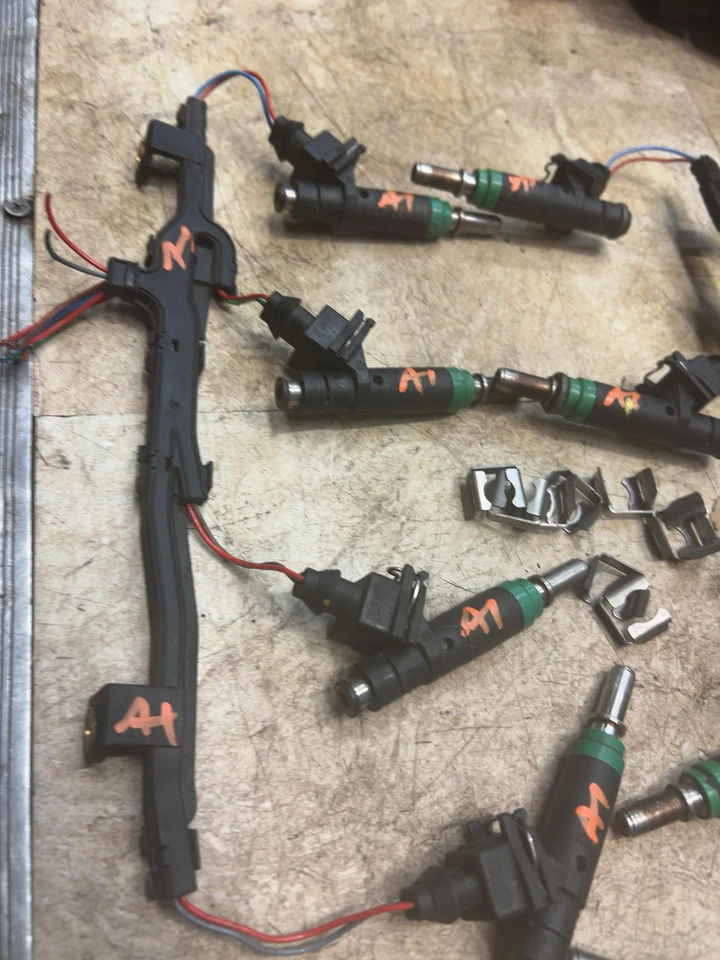 04-05 宝马 745 545I 550I 650I *8* 燃油喷射器 4.8L 4.4L 原始设备制造商 — 第 2/4 张图片