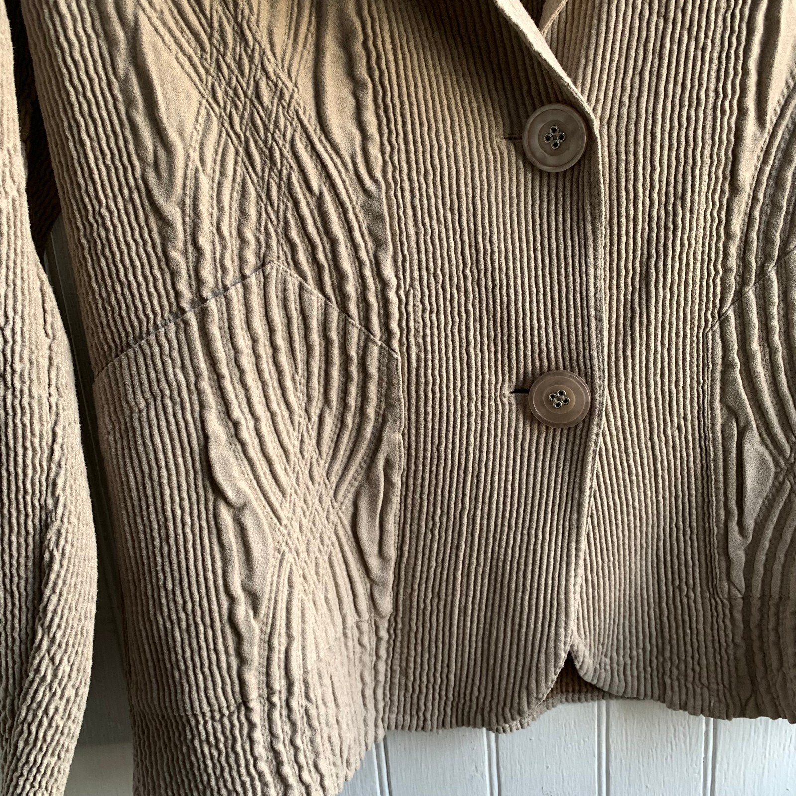 Flair Beige Crinkle Texture Two Button Blazer Poi… - image 23