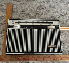 Vintage Aiwa AR116 AM/FM Portable Radio