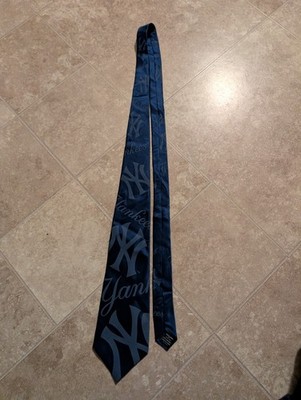 MLB New York Yankees Navy Neck Tie Men's Silk Excellent Condition Eagles Wings