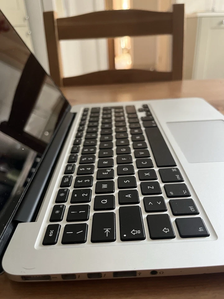 Apple MacBook Pro 13-inch 2015 - Image 3 of 4