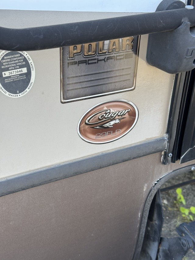 2015 Keystone Cougar 29 FLR Travel Trailer   Sleeps 6    