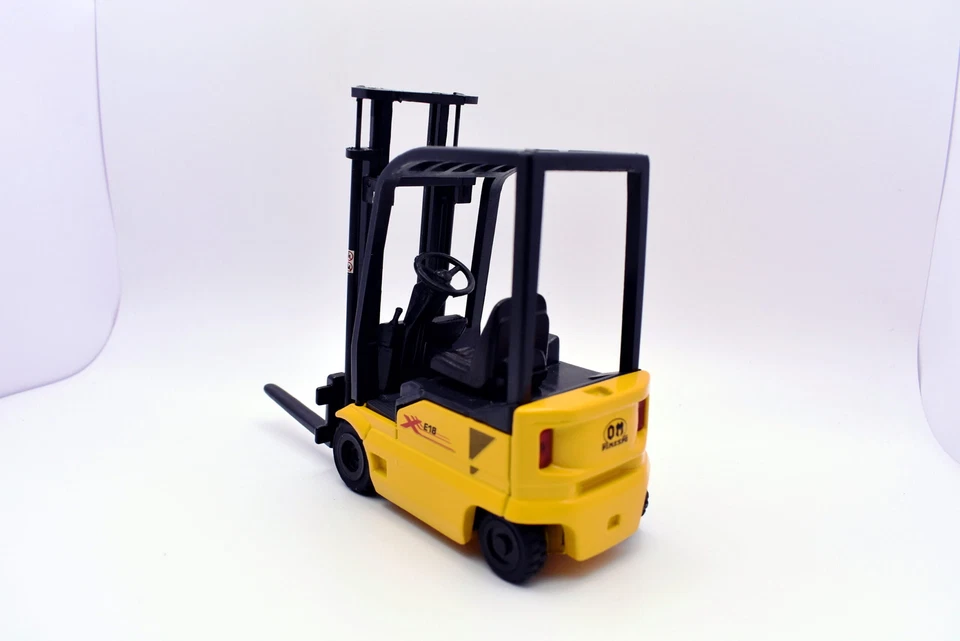 Modellino muletto scala 1:25 OM X E18 Old cars modellismo statico usati asta - Immagine 3 di 3