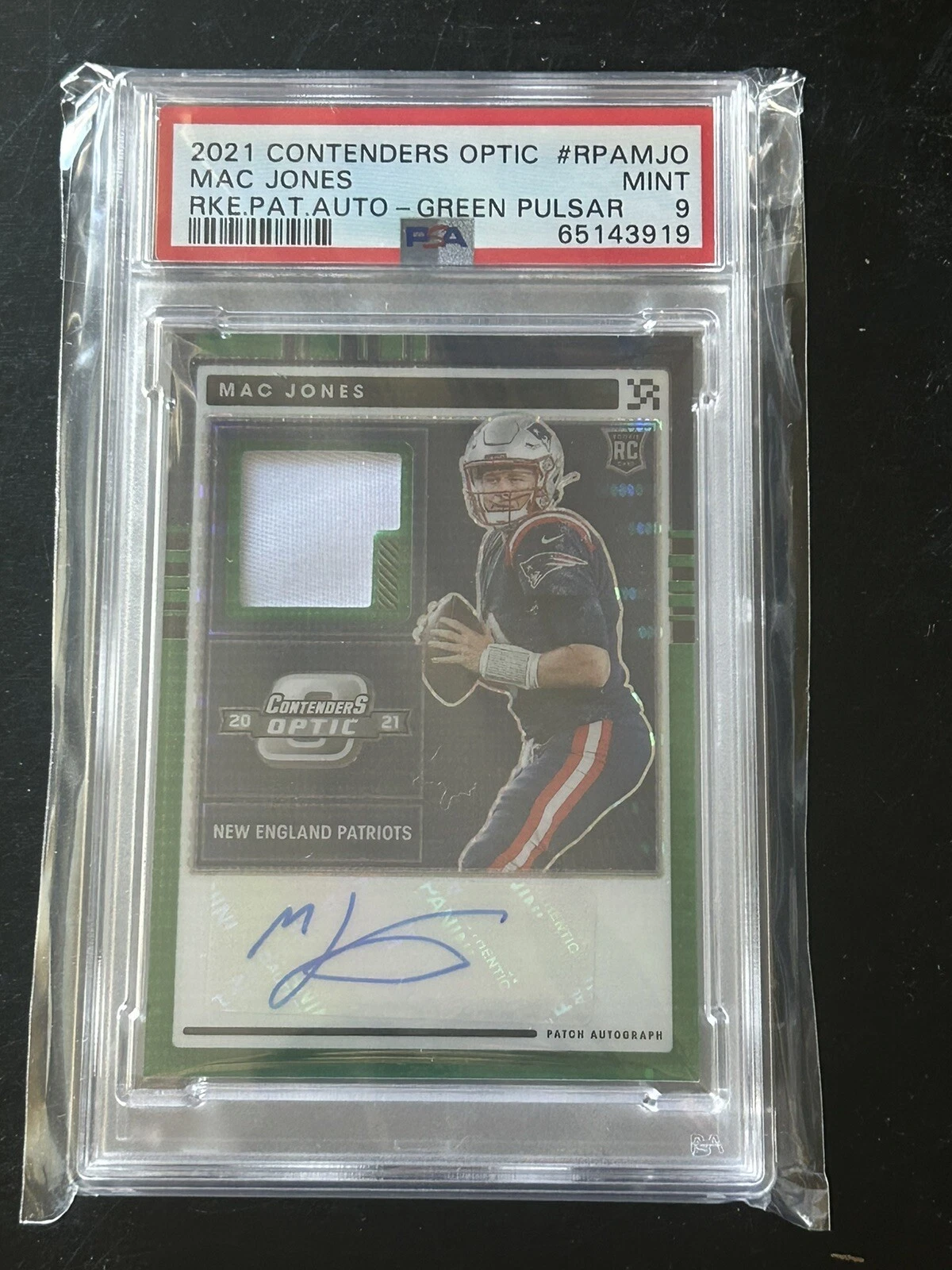 Mac Jones Panini Contenders Optic Rookie Patch Autographs #RPAMJO Green Pulsar
