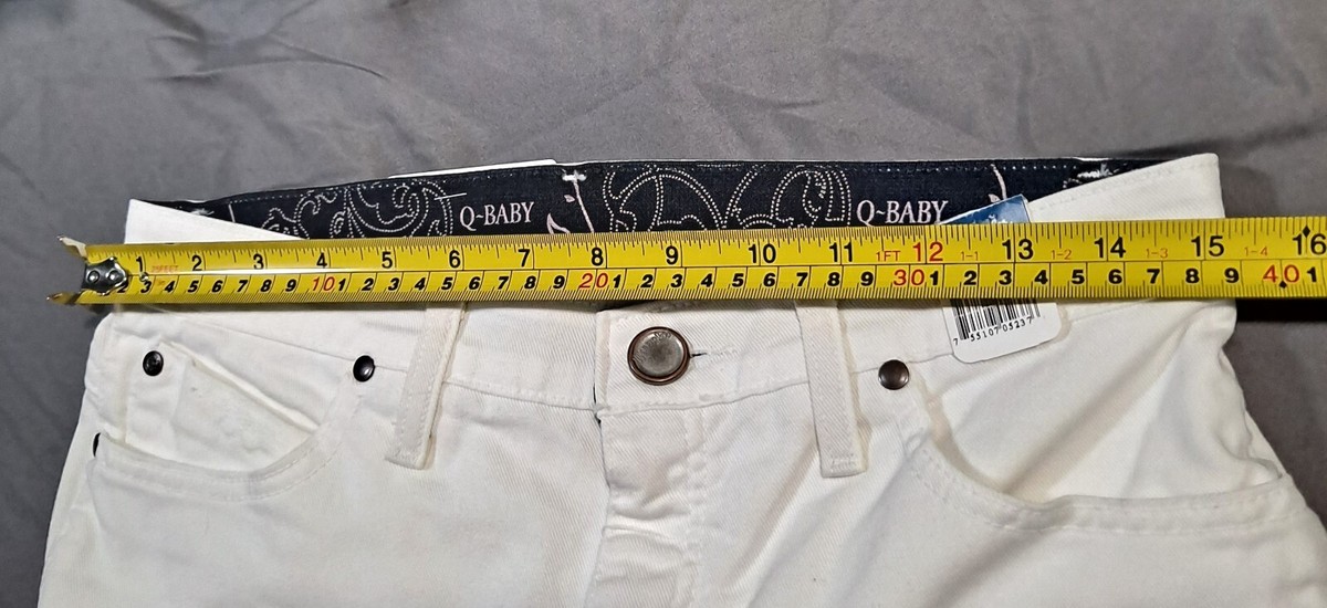 Willanホワイト Wrangler Ultimate Riding Q-Baby Mid-Rise White Bootcut Jeans
