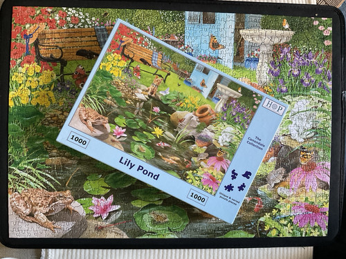 The House of Puzzles 1000 Piece Jigsaw Puzzle - Lily Pond