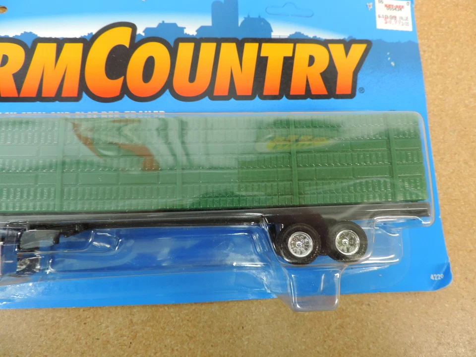 1960 Mack semi truck flatbed hay trailer ERTL 1/64 Farm Country diecast toy B16Z - Image 4 of 4