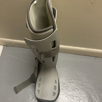 Breg Genesis Mid-Calf Full Shell Walking Boot Orthopedic Walker Boot Size Large