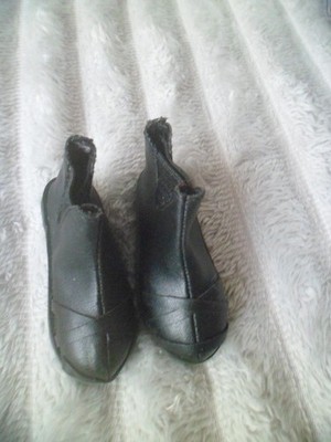 SELTENE VINTAGE PUPPEN SCHWARZE STIEFELETTEN FÜR DIE GROSSE PUPPE SEHR GUTER ZUSTAND