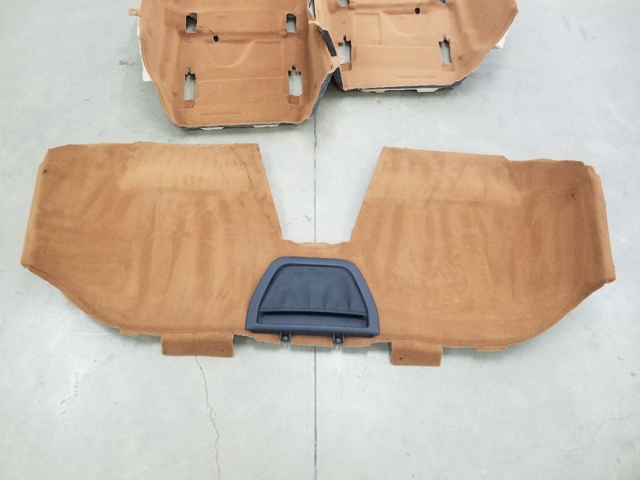 11 MERCEDES BENZ SLS AMG C197 INTERIOR CABIN CARPET SET PAIR BROWN