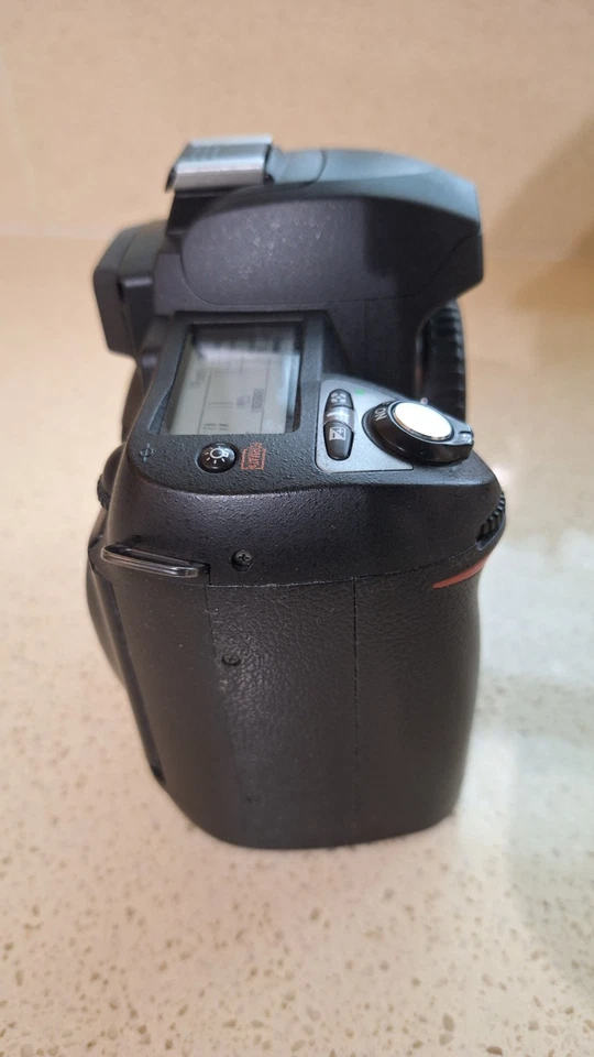 Nikon D70 Digital SLR Camera Body Only - 6.1MP DSLR with accessories and boxed. - Image 4 of 4