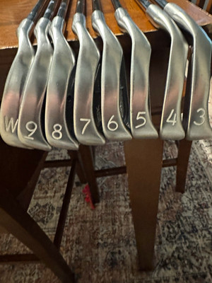 PING ISI-K IRONS 3-PW-BLACK DOT- REGULAR FLEX-STEEL SHAFT- RH- VERY CLEAN
