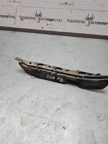 BMW 5 E60 E61 2005 Vorne rechts Halterung Stoßstange Stoßfänger vorne 7033706