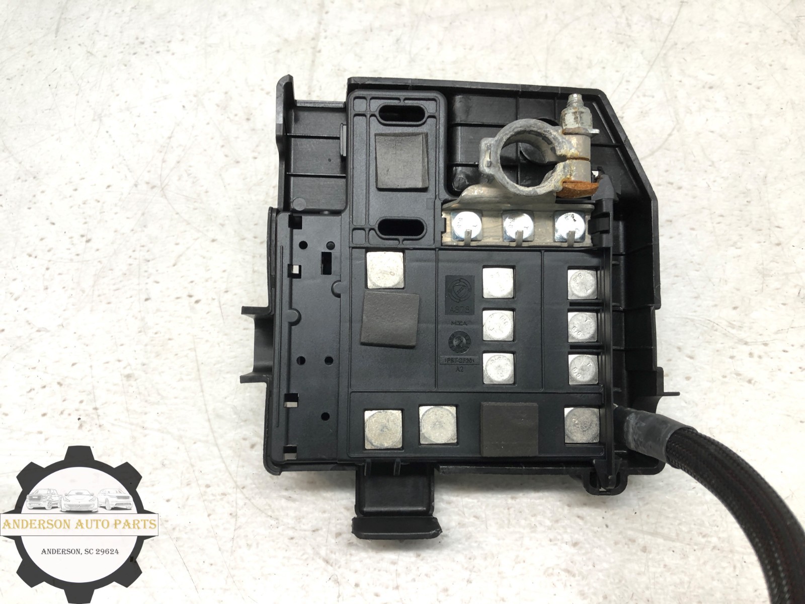 2014-2020 MASERATI QUATTROPORTE POSITIVE BATTERY TERMINAL CLAMP TRAY BRACKET BOX
