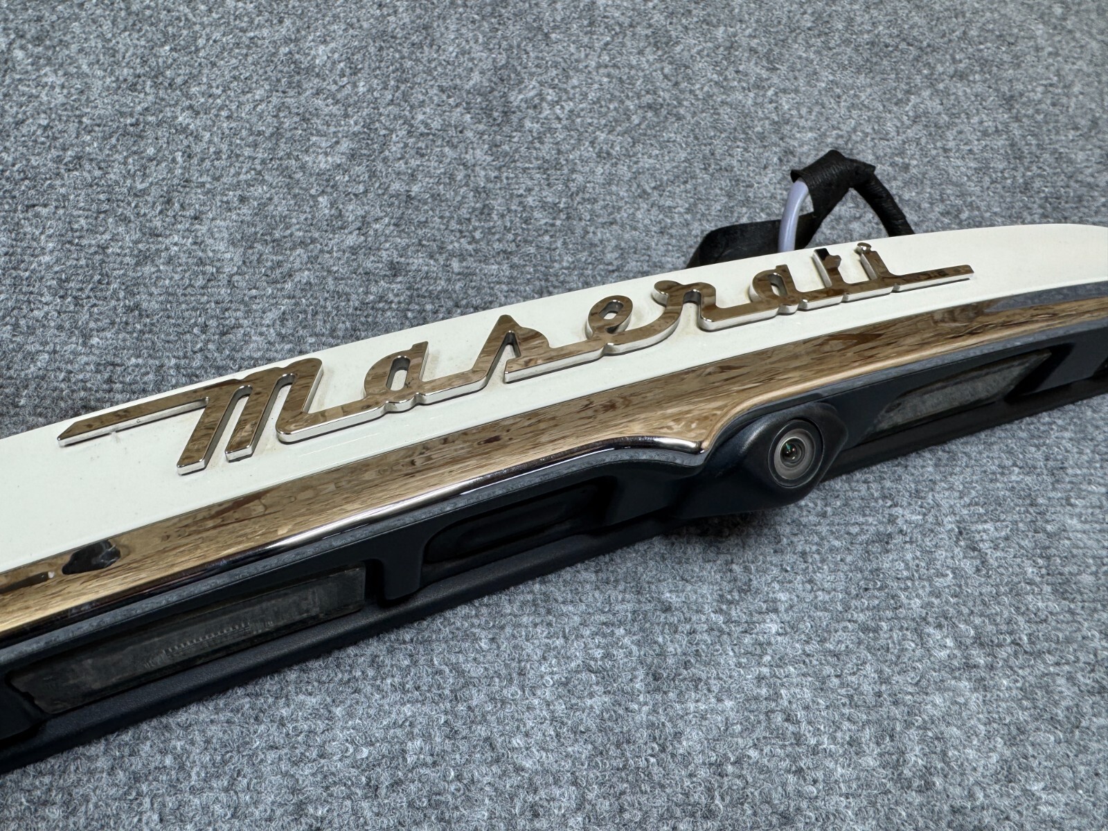 MASERATI GHIBLI M157 14-17 OEM REAR TRUNK MOLDING LICENSE LIGHT CAMERA WHITE 60K