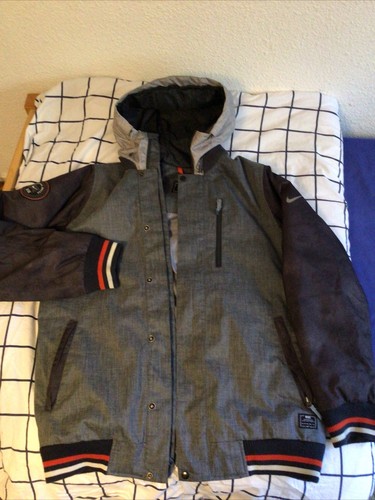 nike snowboard Holladay jacket size M 