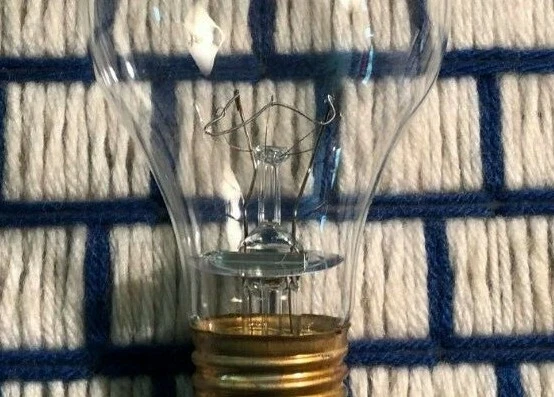 24 new USA 16Khr. LIGHT BULB A19 CLEAR 90w sub4 100A19 traffic signal lamp 90A19 - Image 4 of 4