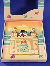 Prendedor Loungefly Disney Lilo & Stitch Sandcastle Scrump Jumbo Slider LE 1700