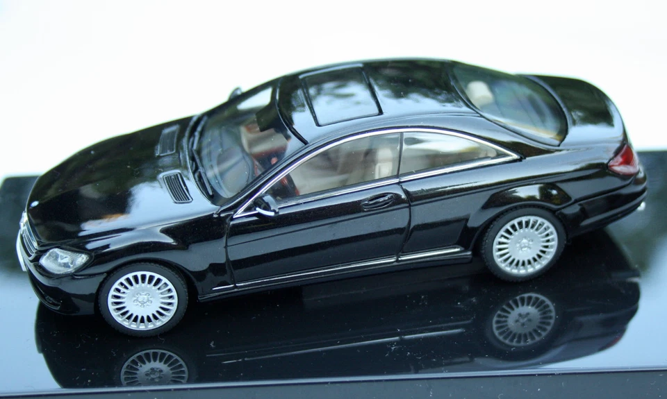 Mercedes-Benz CL Coupé C216 Anno 2006-2010, Nero, Modello AUTOart In Scala 1:43 - Immagine 4 di 4