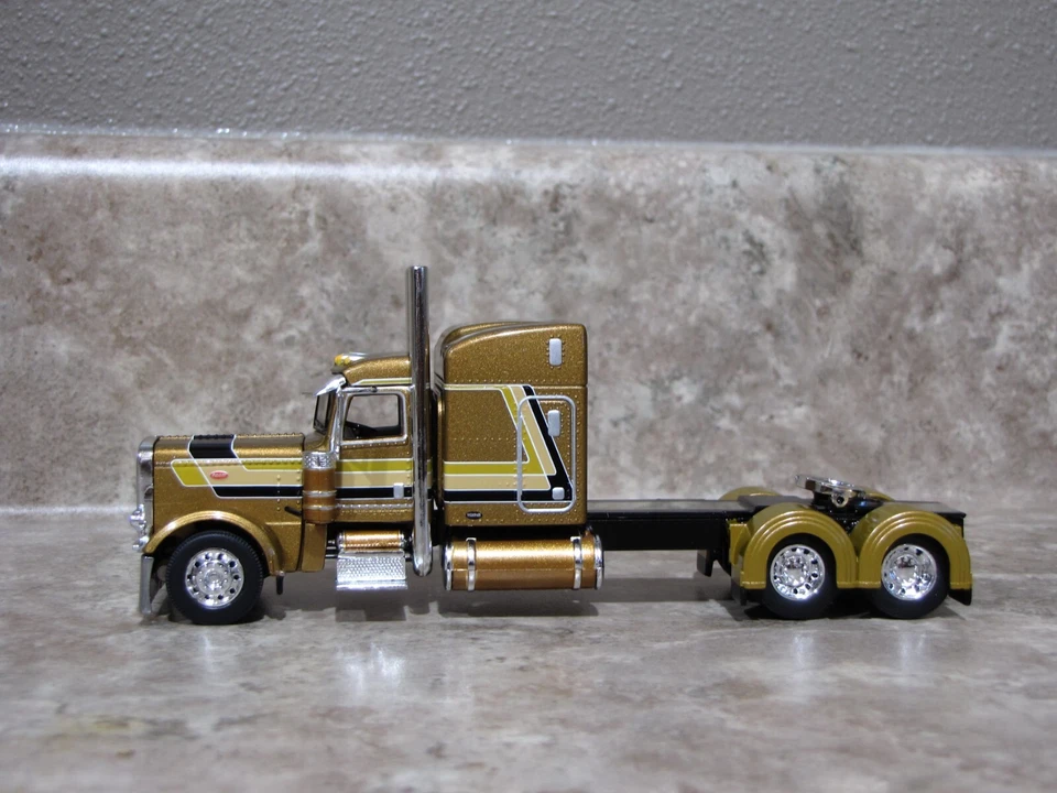 DCP 1/64 Gold Black Peterbilt 389 Semi Truck Farm Toy - Image 2 of 4