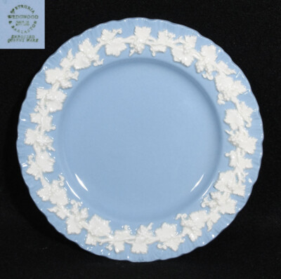 Wedgwood Queensware Shell Edge Cream On Lavender Bread Plate 6 1/4''