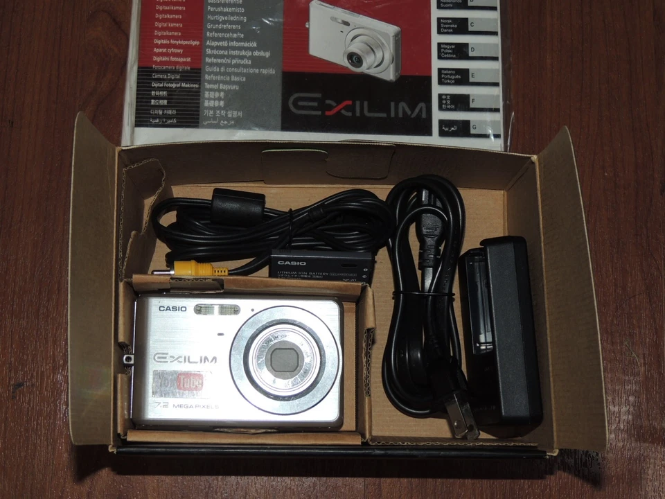 Open Box - Casio Exilim EX-Z77 7.2 MP Camera - SILVER - 079767622879 - Image 2 of 4