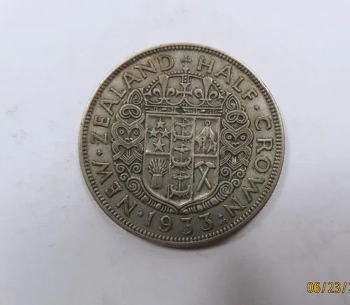 New Zealand King George V Large Silver Half Crown 1933 VERY SCARCE
