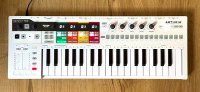Arturia Keystep Pro Keyboard-Controller - Weiß