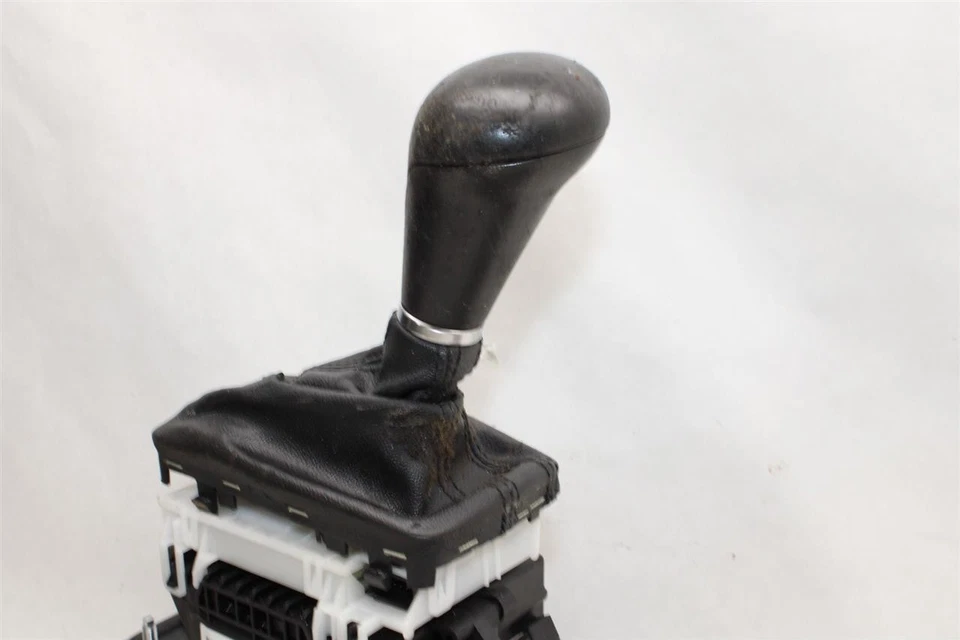 Used Automatic Transmission Shift Lever Assembly fits: 2011 Audi A4 Grade A Foto 2 de 4