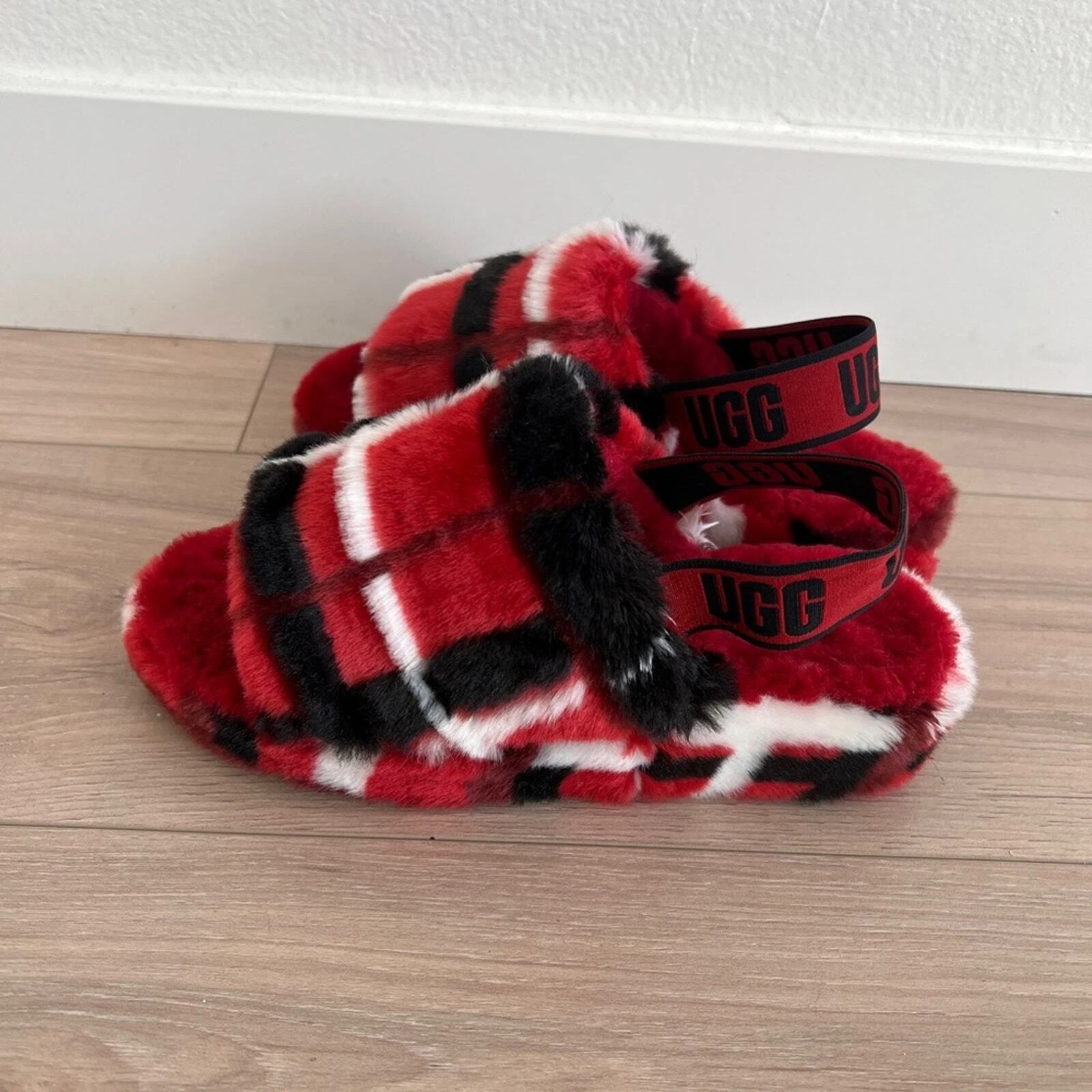UGG fluff yeah slides rosso plaid punk scarpe fuzzy pantofole taglia 7