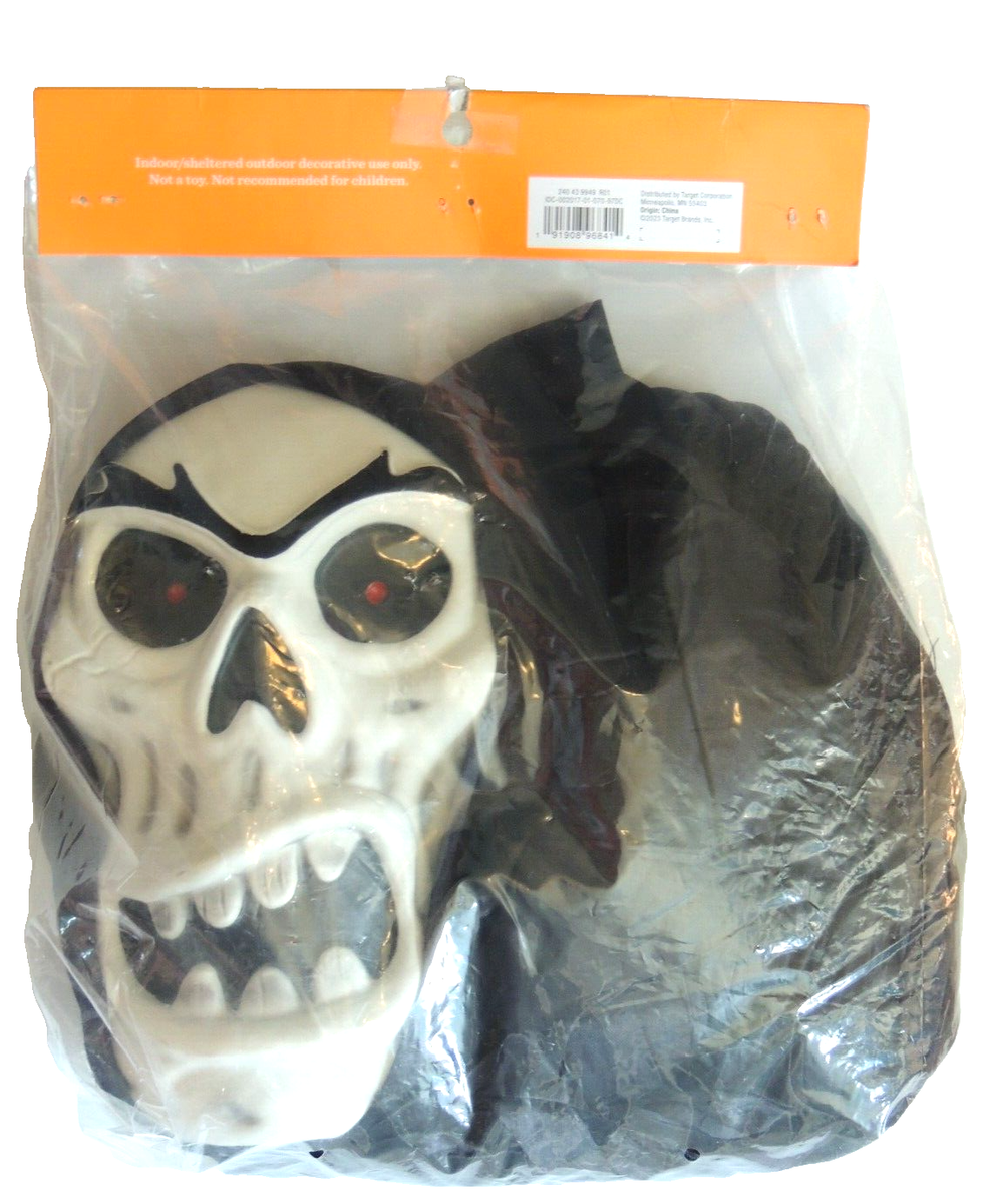 Hyde and Eek! Extra Large Flowing Ghoul Halloween Scene Prop