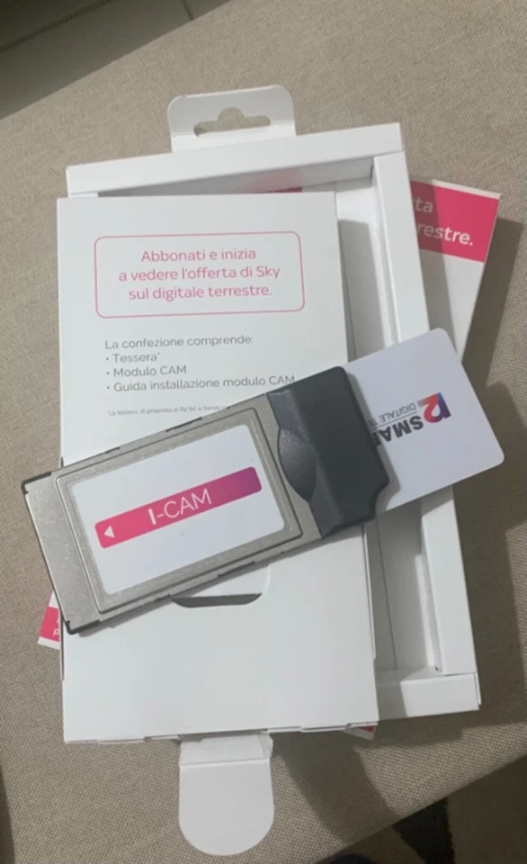 SKY I-CAM HD DDT + TESSERA NON ANCORA ATTIVATA - DIGITALE TERRESTRE - MAI USATO  - Immagine 3 di 4