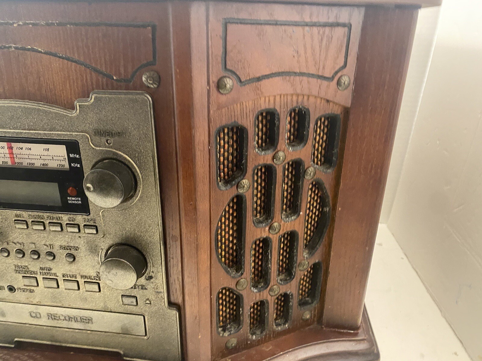 Innovative Technology ITRR501 Wooden Recordable Music Center Brown