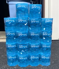 NEW Lot of 18 (540 cubes) Evriholder "On The Rocks" Blue Reusable Ice Cubes
