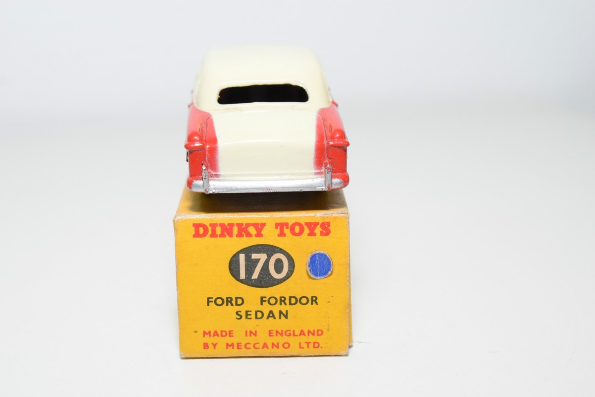 DINKY TOYS 170 Ford SEDAN Made in England - Collection