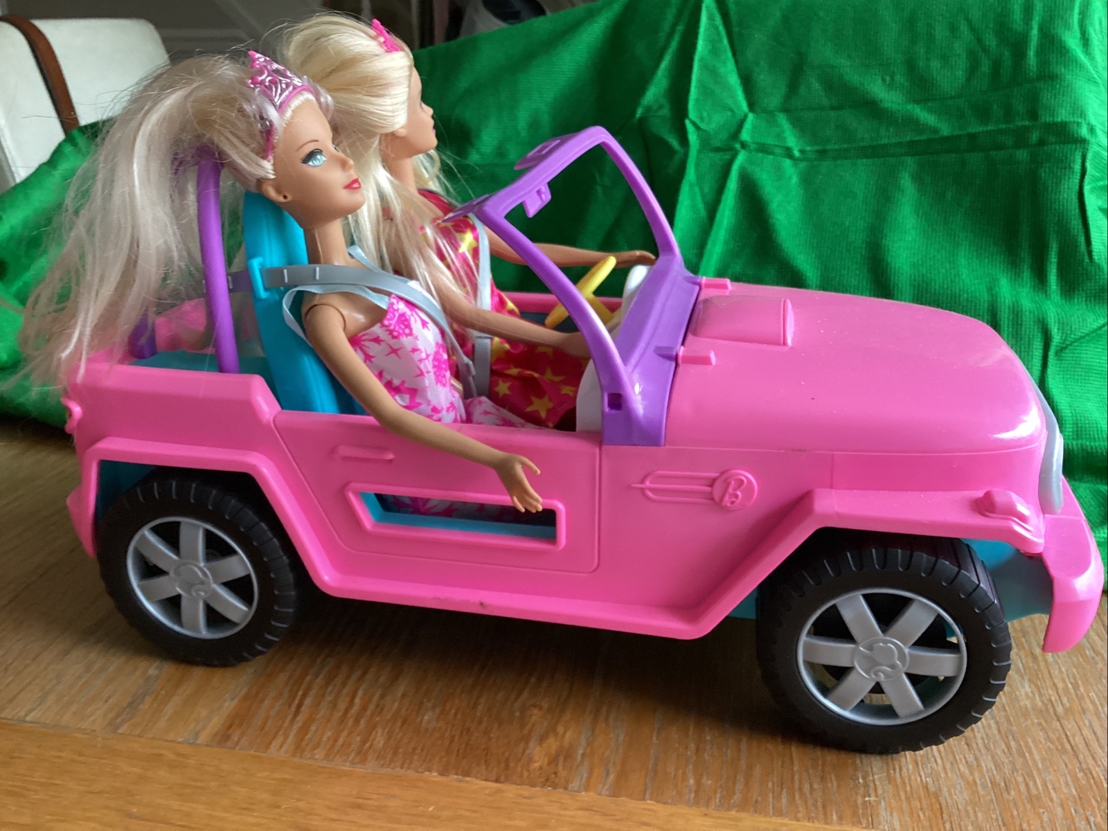 Barbie Jeep und zwei Vintage Barbies | eBay