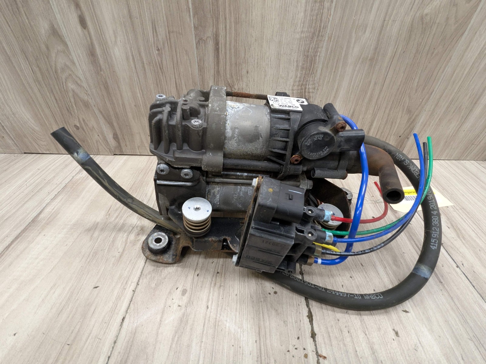 16-22 OEM BMW G11 G12 740 750 M760 Air Suspension Compressor Pump Module Motor