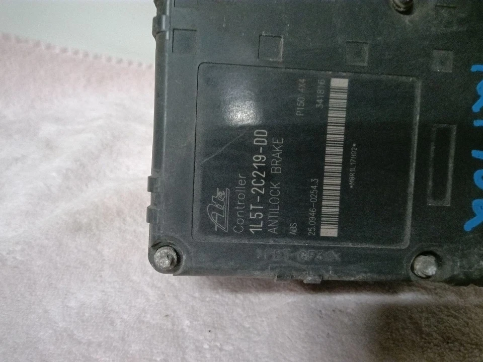 2001-2003 Ford Ranger ABS Brake Control Module w/Pump (4-wheel abs) Anti Lock — 第 3/4 张图片