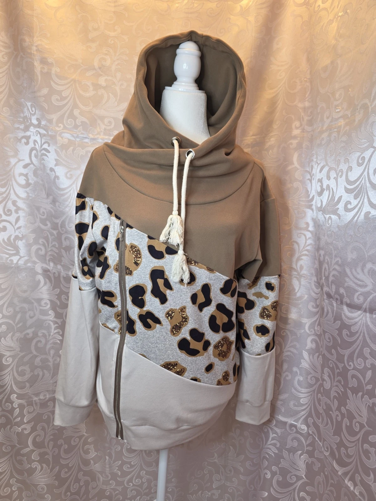 NWOT Shirley & Stone Hoodie S Small 20.5” Long Sleeve Animal Print Beige Ivory
