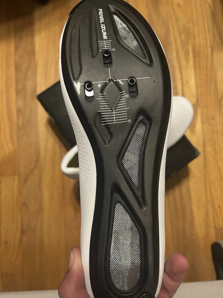 Sapatos de ciclismo de estrada Pearl Izumi Pro: 45 masculinos da UE, MSRP $285 - Imagem 3 de 4