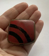 Vintage Powder/Rouge/Blush Compact EMPTY, Locking 1.5in x 1.5in Red
