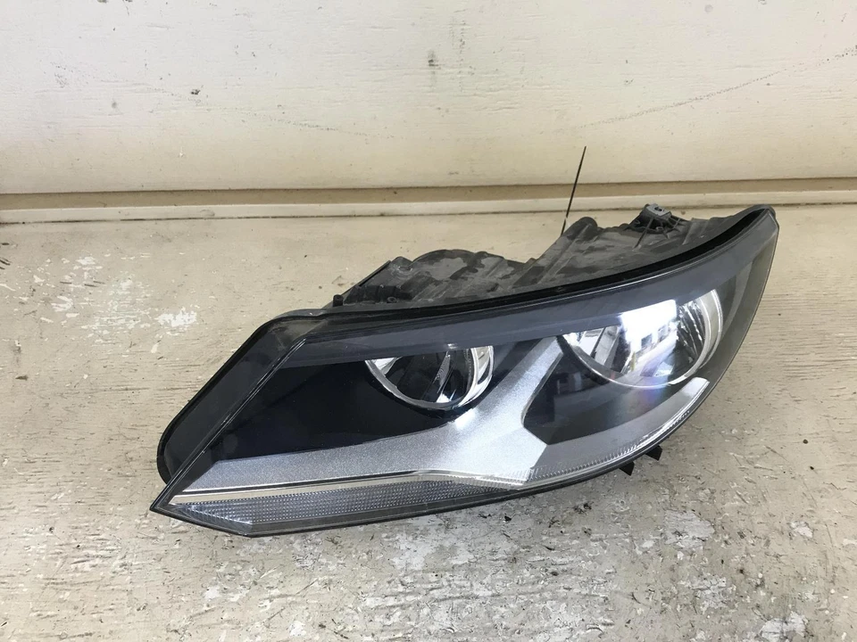 Conjunto de faros izquierdos usados se adapta a: faros halógenos Volkswagen Tiguan 2014 redondos Foto 3 de 4