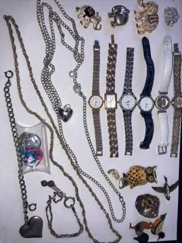 Uhren Broschen ( Elefanten ), Halsketten , Konvolut mit Schmucketui für Reisen - Bild 1 von 16