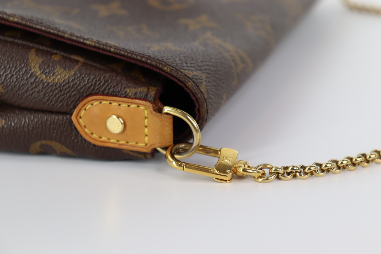 Louis Vuitton Monogram Favorite MM Crossbody. image 10