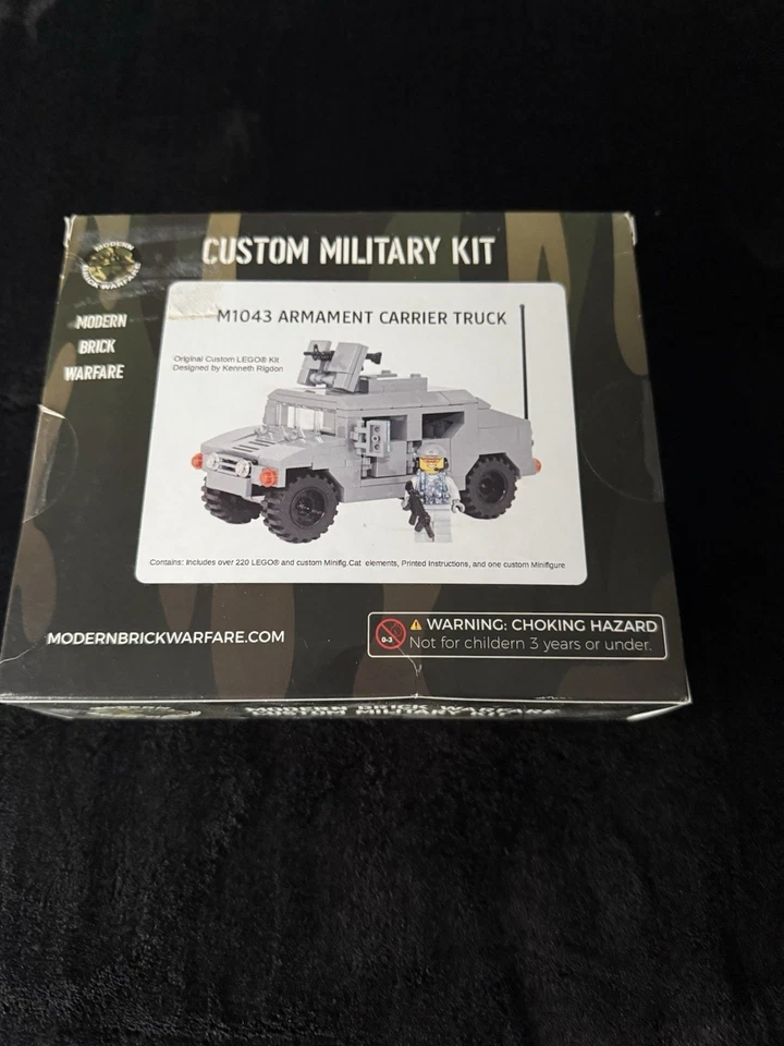 Brickmania  Custom Military M1043 Carrier Truck + Military Juggernaut - Image 2 of 3